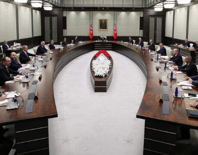 Kabine asgari ücret ve EYT için toplanıyor.